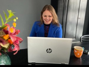 Charisa Intraverte café